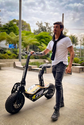 Электросамокат VeloCifero MAD 2000W в Хабаровске